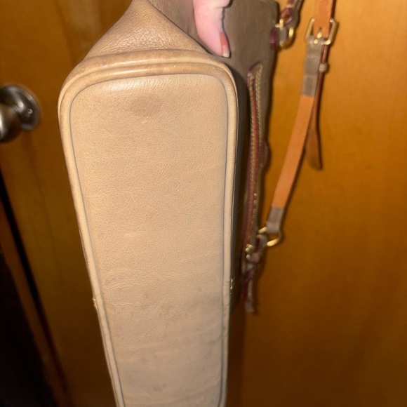 Dooney and Bourke Florentine Elephant Crossbody purse - Picture 5 of 6